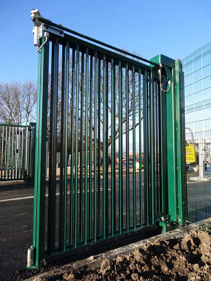 Bi-folding-Gates